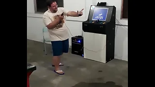 Gordinho fodendo com o churrasco